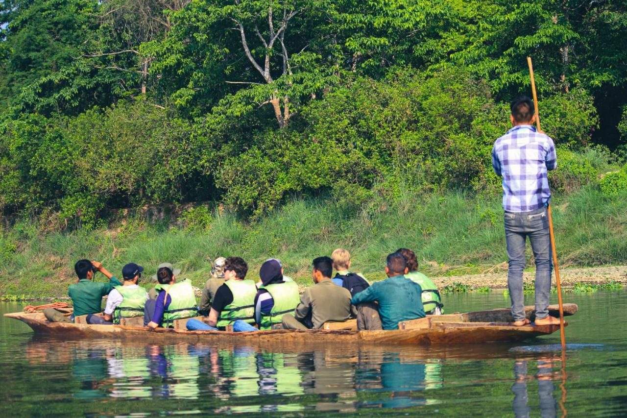 Hotel Tharu Garden, Sauraha Esterno foto