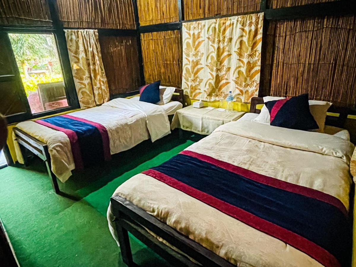 Hotel Tharu Garden, Sauraha Esterno foto